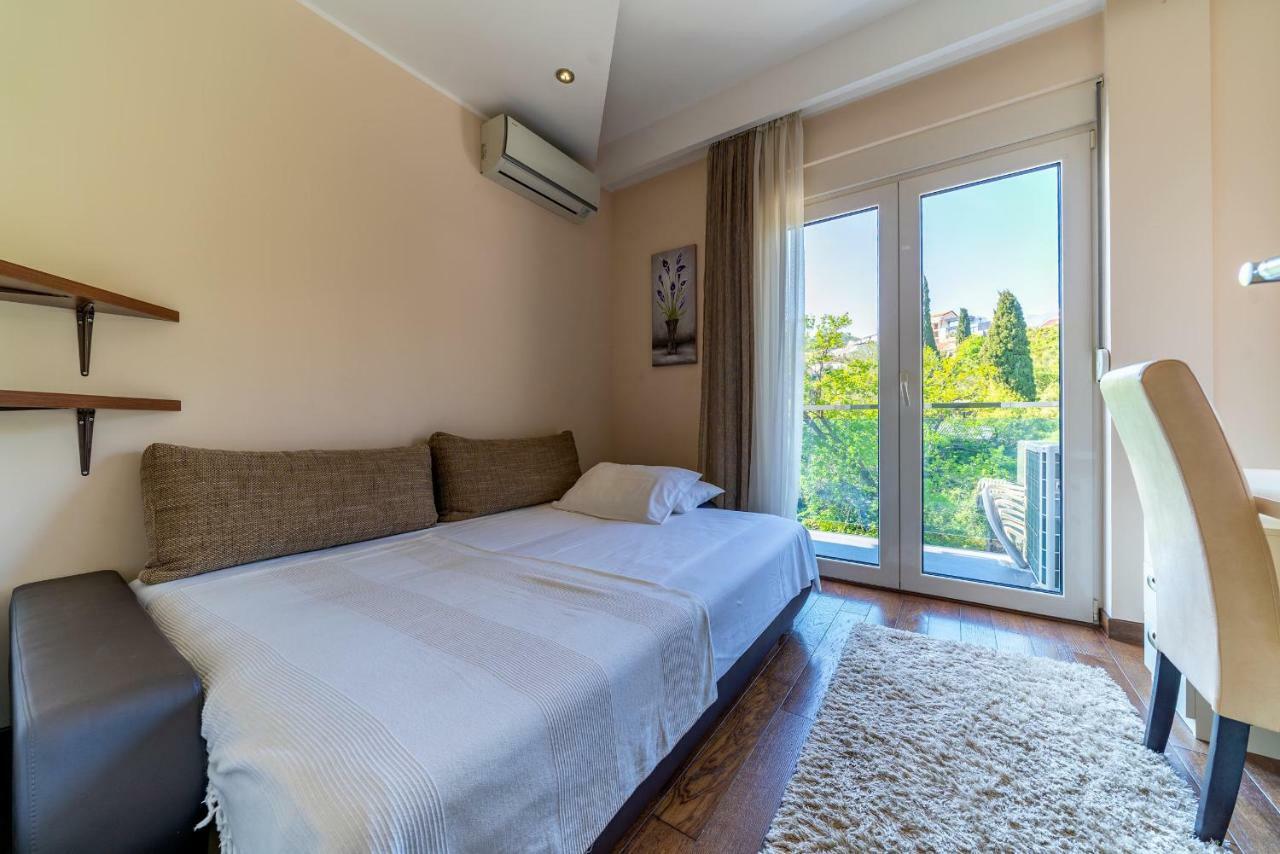 Apartment Crystall Budva